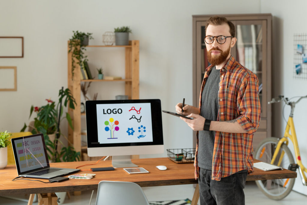 Freelance brand awareness expert at home